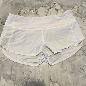Lululemon White Speed Up Low-Rise Lined Short 2.5. Size 2